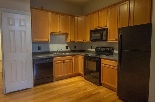 2722 Salena St, Saint Louis, MO 63118-1612