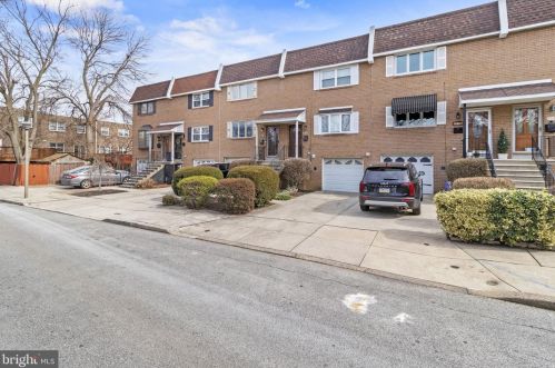 825 6th St, Philadelphia PA  19147-0030 exterior