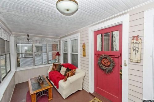 1092 Palmer Ave, Schenectady NY  12309-5811 exterior