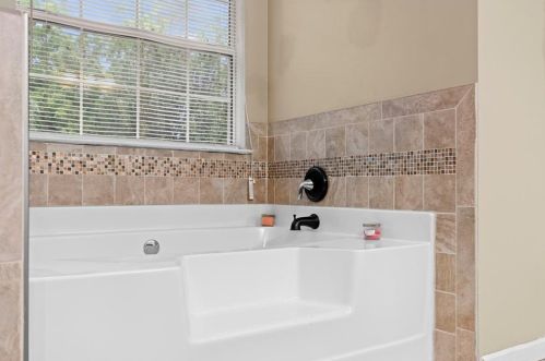 5961 Duren Mdw Dr, Lithonia GA 30058-3592 exterior