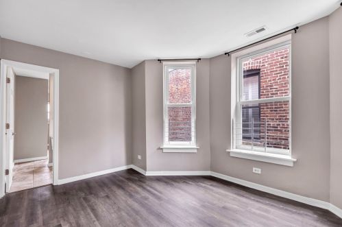 6405 Maryland Ave, Chicago IL 60637-1425 exterior