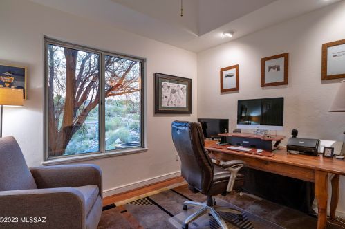 5300 Hacienda Del Sol Rd, Tucson AZ 85718-6054 exterior