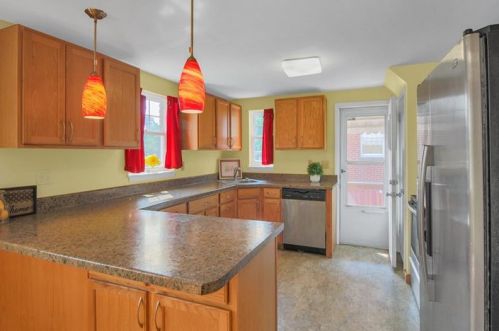 937 Elizabeth St, Pittsburgh, PA 15221-3966