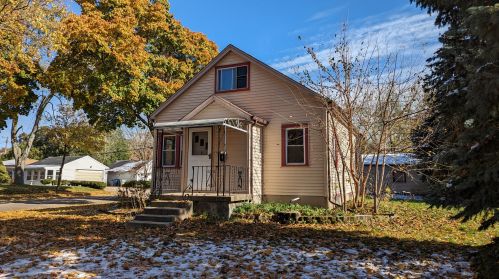 3700 90th St, Milwaukee, WI 53228-1606