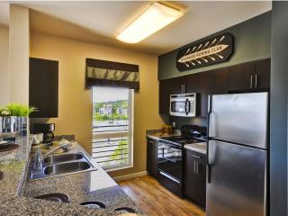 1202 10th Pl, Seattle WA  98057-5562 exterior