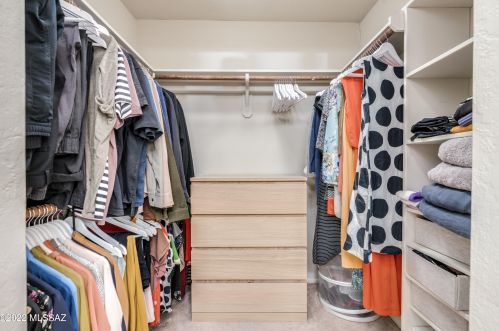 556 Dodge Blvd, Tucson AZ  85716-5162 exterior