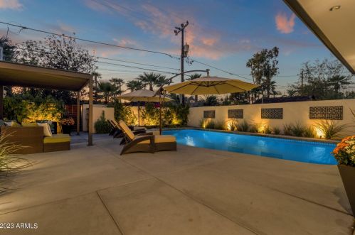 1812 11th Ave, Phoenix AZ  85007-1714 exterior