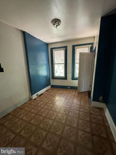 3034 Emerald St, Philadelphia PA 19134-2018 exterior