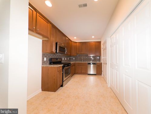 1134 Halifax Pl, Trenton NJ  08619-2082 exterior