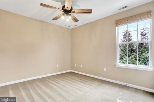 10 Lexington Dr, Hanover PA 17331-8657 exterior