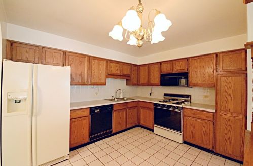 6430 Belle Plaine Ave, Chicago, IL 60634-5607