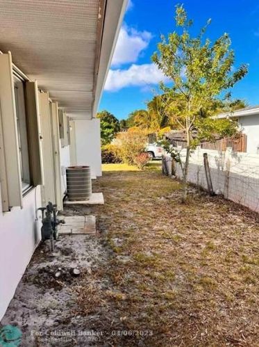 124 Lobster Rd, Fort Pierce FL  34983-1718 exterior