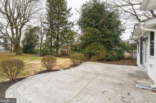 114 Woodview Ln, Riverton NJ  08077-3218 exterior