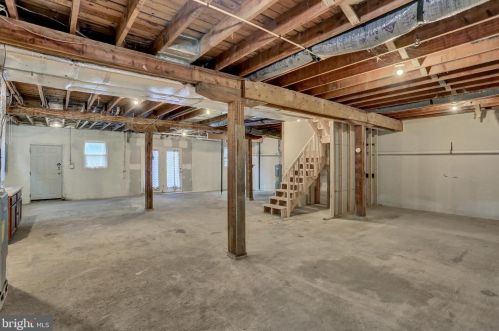 365 Clover Ln, Hanover PA 17331-4304 exterior