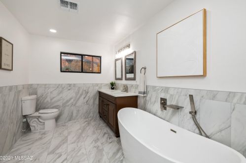 6611 Swan Rd, Tucson AZ 85718-5433 exterior