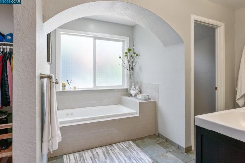 196 Hazel Dr, Concord CA  94523-2916 exterior