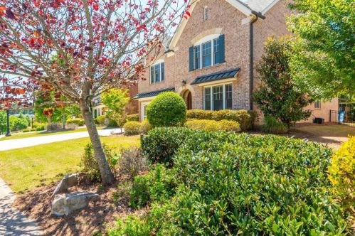 3486 Brookleigh Ln, Atlanta, GA 30319-2218