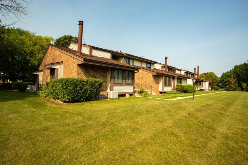 4906 19th St, Milwaukee WI  53221-5759 exterior