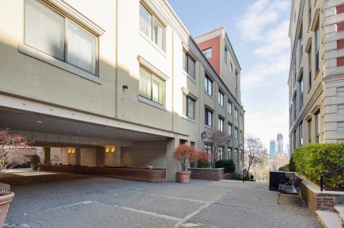 518-530 Gregory Ave, Union City NJ 07086-5706 exterior