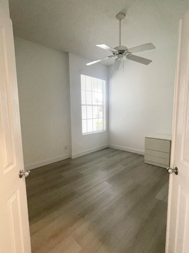 304 Bentley Cir, Fort Pierce FL  34986-2405 exterior