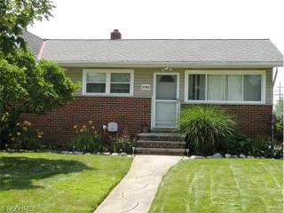 5708 Pemberton Dr, Cleveland, OH 44142-2532