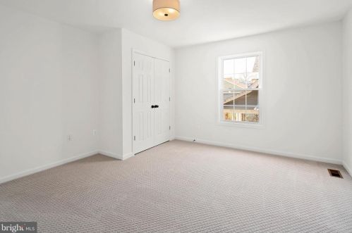 711 Ritchie Ave, Silver Spring MD 20910-5242 exterior