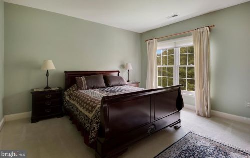 10720 Cloverbrooke Dr, Rockville MD 20854-6372 exterior