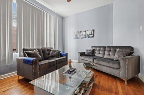 3436 Huron St, Chicago IL 60611-3043 exterior