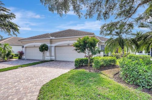 1826 Leamington Ln, Naples FL 34109-1452 exterior