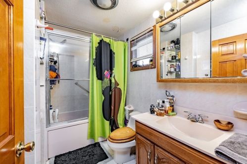 169 Westminster St, Springfield MA 01109-3923 exterior