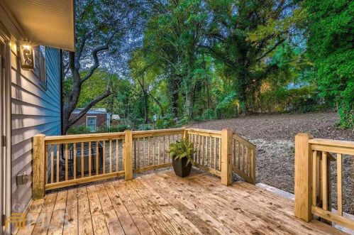 1415 Almont Dr, Atlanta GA 30310-3756 exterior