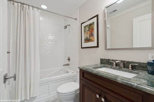 2900 Hermitage Ave, Chicago IL 60609-2733 exterior