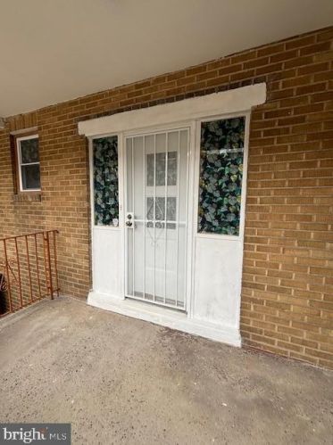 5937 Leithgow St, Philadelphia PA 19123-2127 exterior