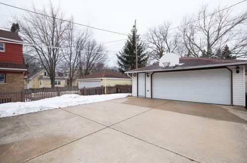 6418 Wright St, Milwaukee WI 53212-2940 exterior