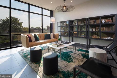 780 52nd St, Philadelphia PA 19143-3233 exterior