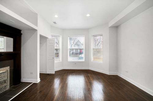 4218 Indiana Ave, Chicago IL 60628-4906 exterior