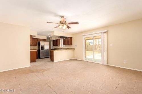 9447 41 Dr, Phoenix AZ 85053-5360 exterior