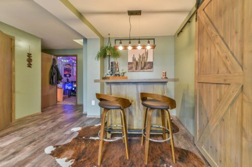 1811 Holmes Ct, Milwaukee WI 53221-3546 exterior