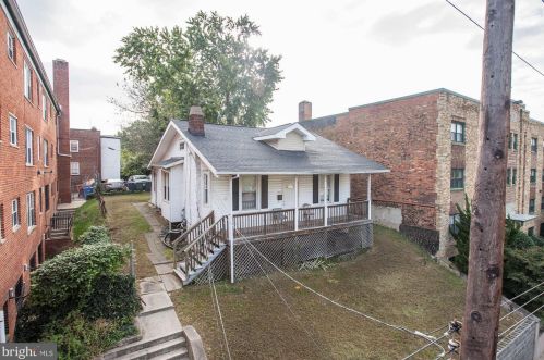 2637 4th St, Washington, DC 20002-1205