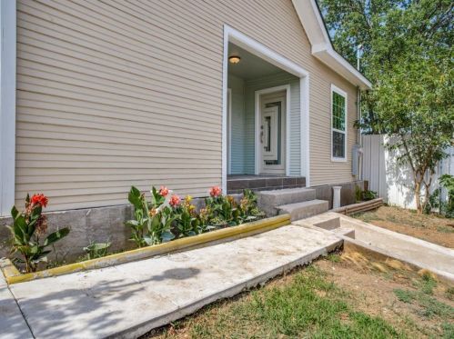 916 8th St, Dallas TX  75208-5063 exterior