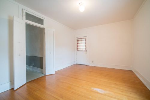 2929 Smt Ave, Milwaukee WI 53211-3441 exterior