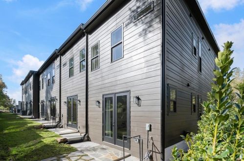 1330 Eastland Rd, Atlanta GA  30316-0032 exterior