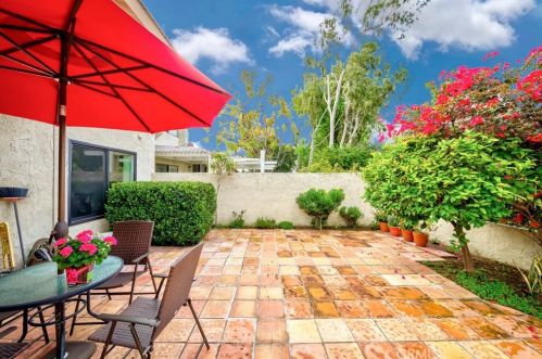 803 Creekside Dr, Fullerton CA 92833-2176 exterior