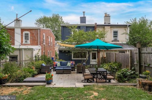 652 Johnson St, Philadelphia PA 19138-1039 exterior