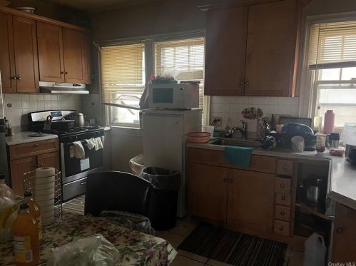 160 Brookside Ave, Mount Vernon NY 10553-1304 exterior