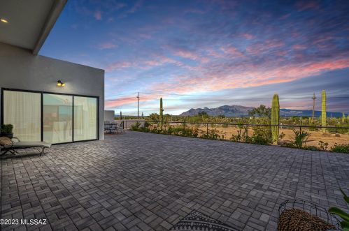 2565 Lloyd Bush Dr, Tucson, AZ 85745