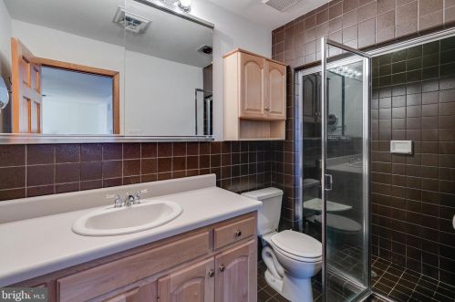 747 3 St, Philadelphia PA 19147-3324 exterior