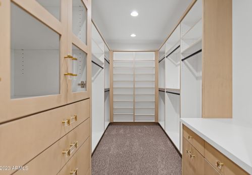 5841 Echo Canyon Cir, Phoenix AZ 85018-1243 exterior