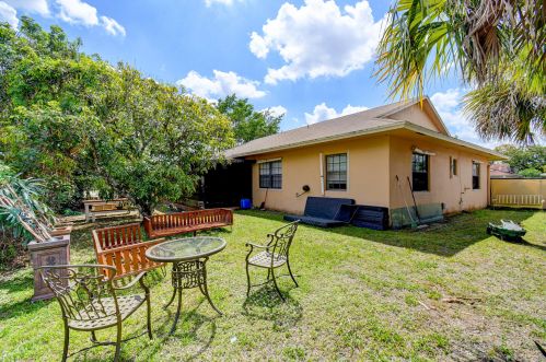 20570 Carousel Cir, Boca Raton FL  33434-3931 exterior