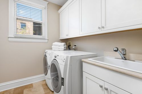 1324 Eddy St, Chicago IL 60657-1006 exterior